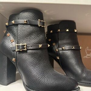Valentino Garavani rockstuds Black Ankle Boots